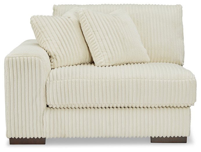 Lindyn Sectional - Luxe Home Furnishings (Jersey City, NJ)