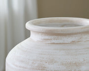 Meadie Vase - Luxe Home Furnishings (Jersey City, NJ)