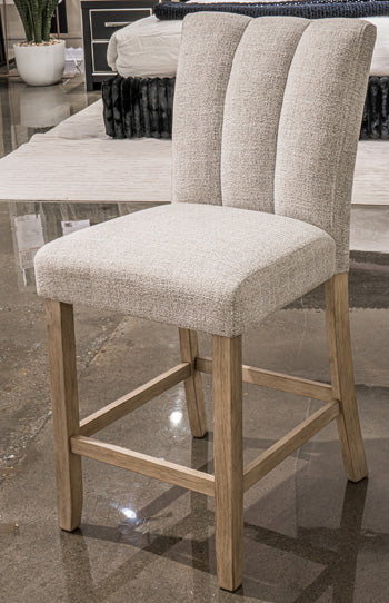 Larawyn Counter Height Barstool - Luxe Home Furnishings (Jersey City, NJ)