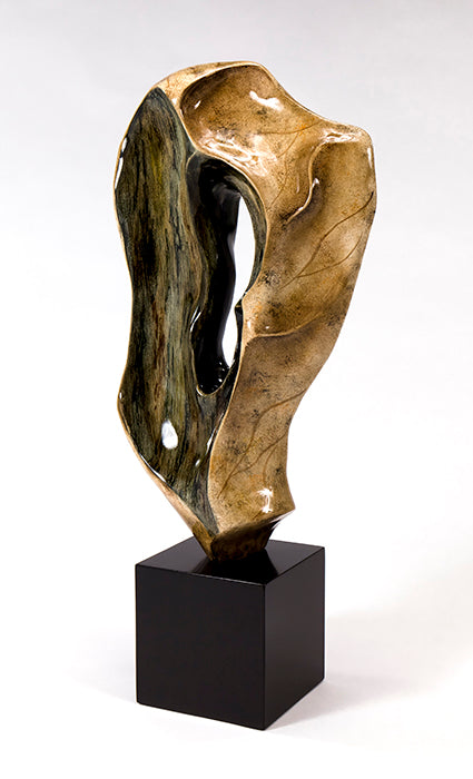AD1017 Resin and Wood Sculpture Table Decor