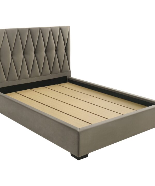 Delsea Panel Platform Bed - Luxe Home Furnishings (Jersey City, NJ)