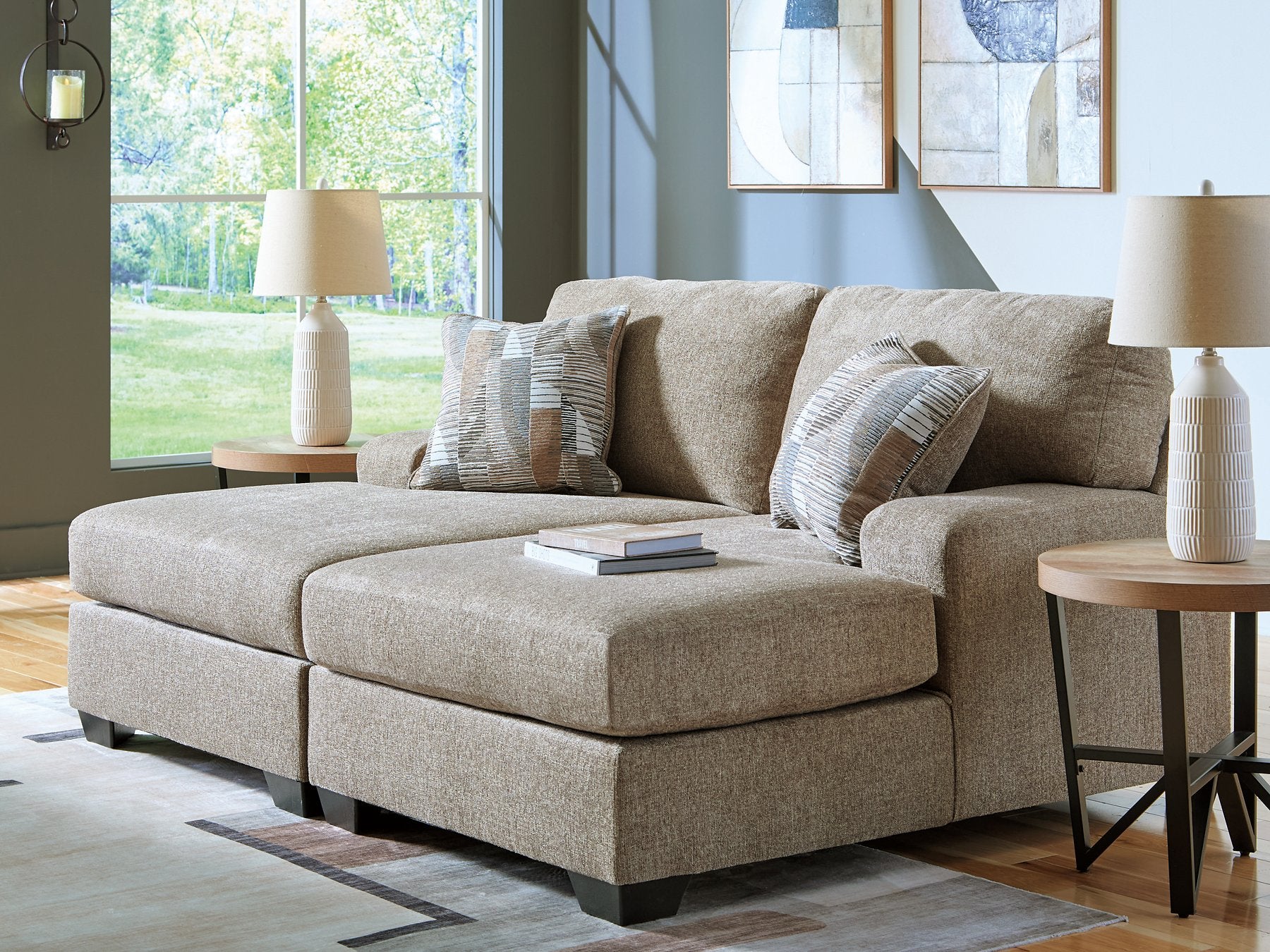 Newellen Super Chaise - Image 2