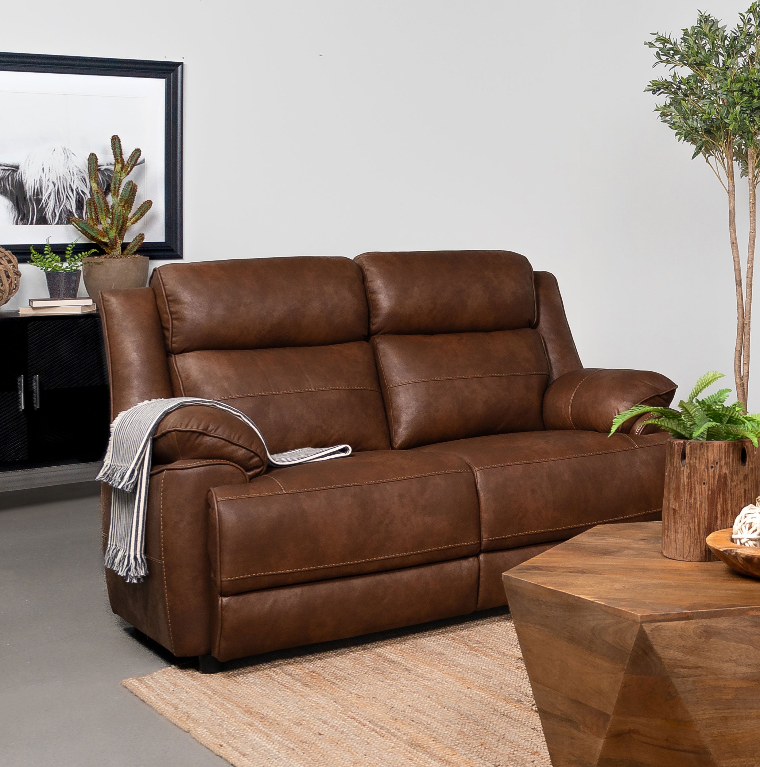 Ellington Loveseat - Luxe Home Furnishings (Jersey City, NJ)