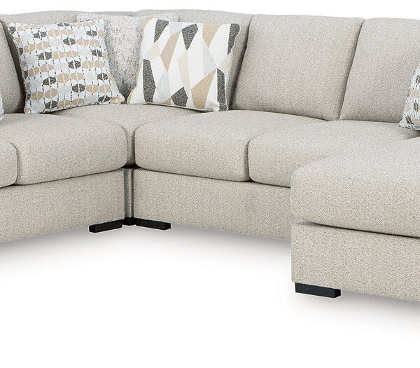 Laurelgrove Sectional with Chaise
