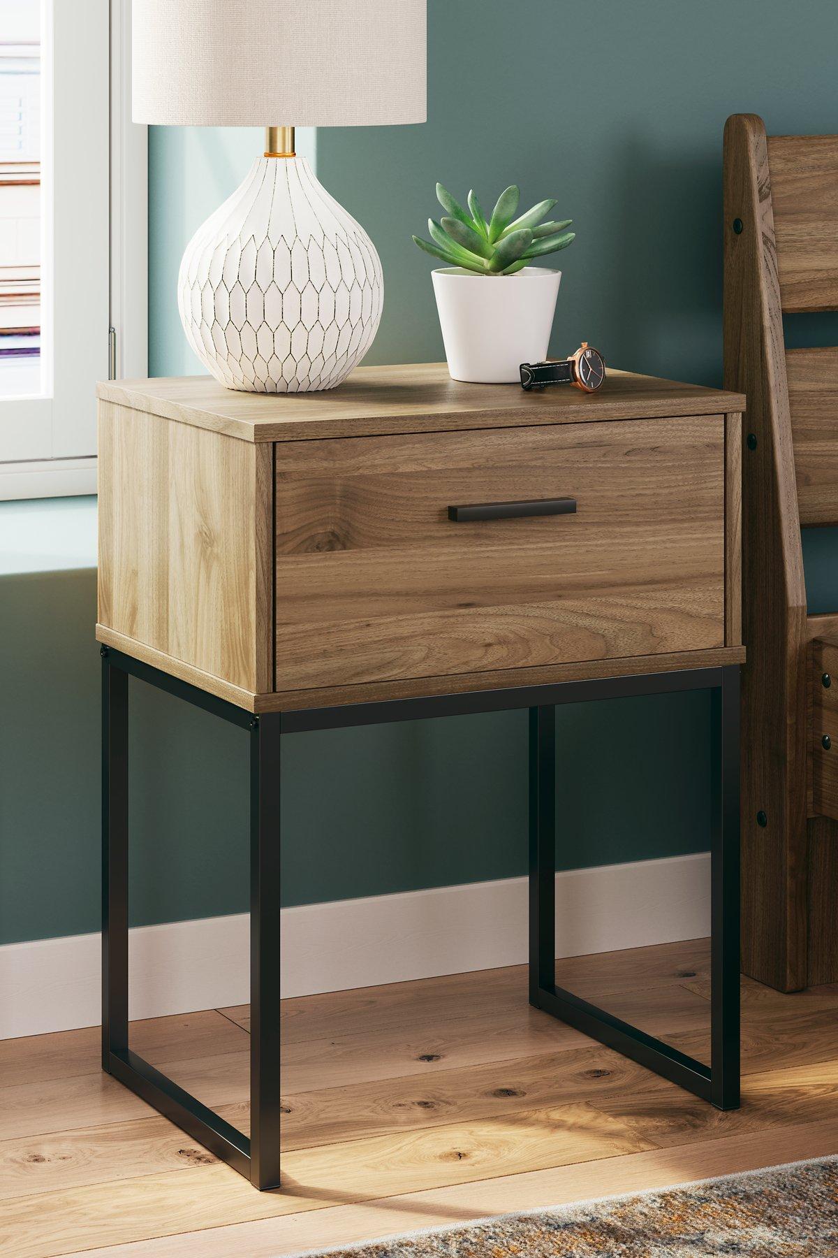 Deanlow Nightstand - Luxe Home Furnishings (Jersey City, NJ)