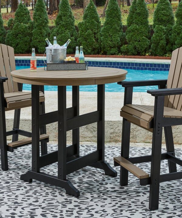 Fairen Trail Outdoor Dining Set