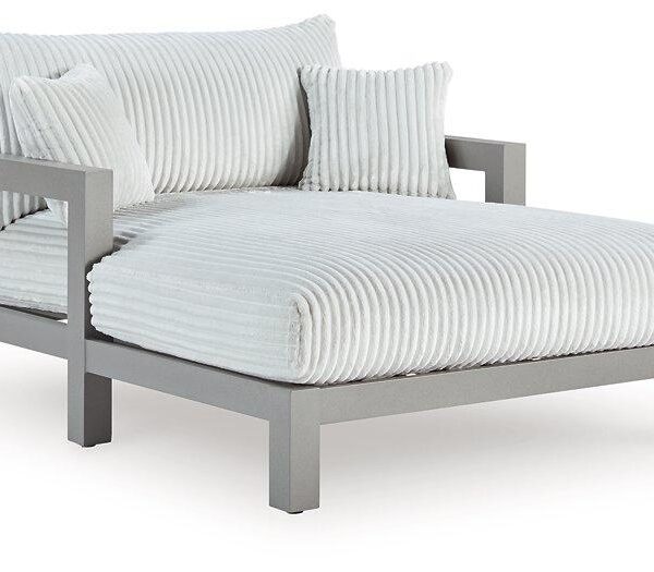 Hurley Park Outdoor Chaise Lounge with Cushion