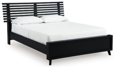 Danziar Queen Slat Bed - Luxe Home Furnishings (Jersey City, NJ)
