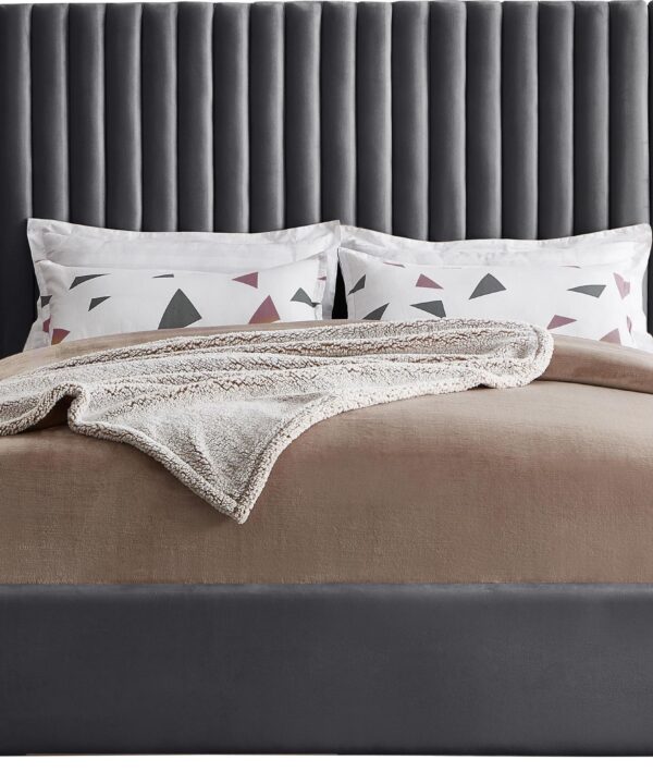 Cleo Grey Velvet Queen Bed (3 Boxes)