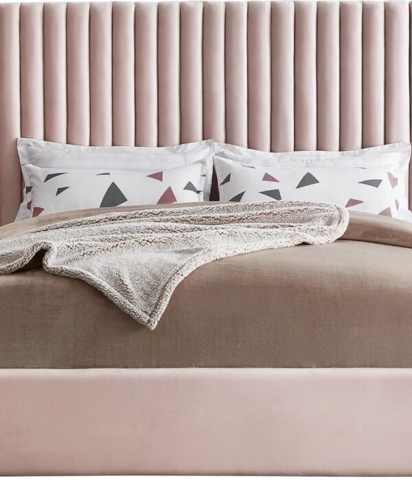 Cleo Pink Velvet Queen Bed (3 Boxes)
