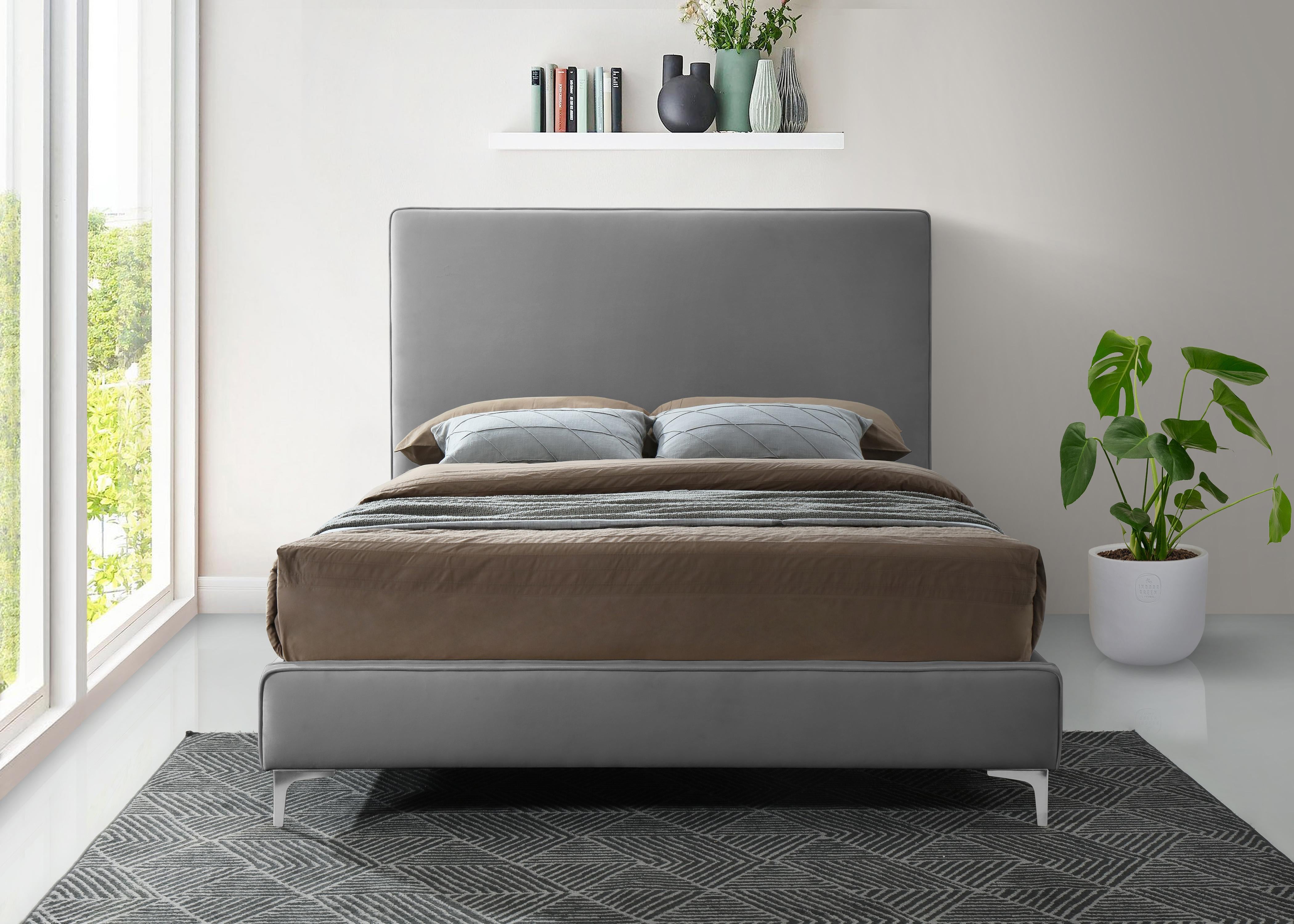 Geri Grey Velvet Queen Bed - Luxe Home Furnishings (Jersey City, NJ)