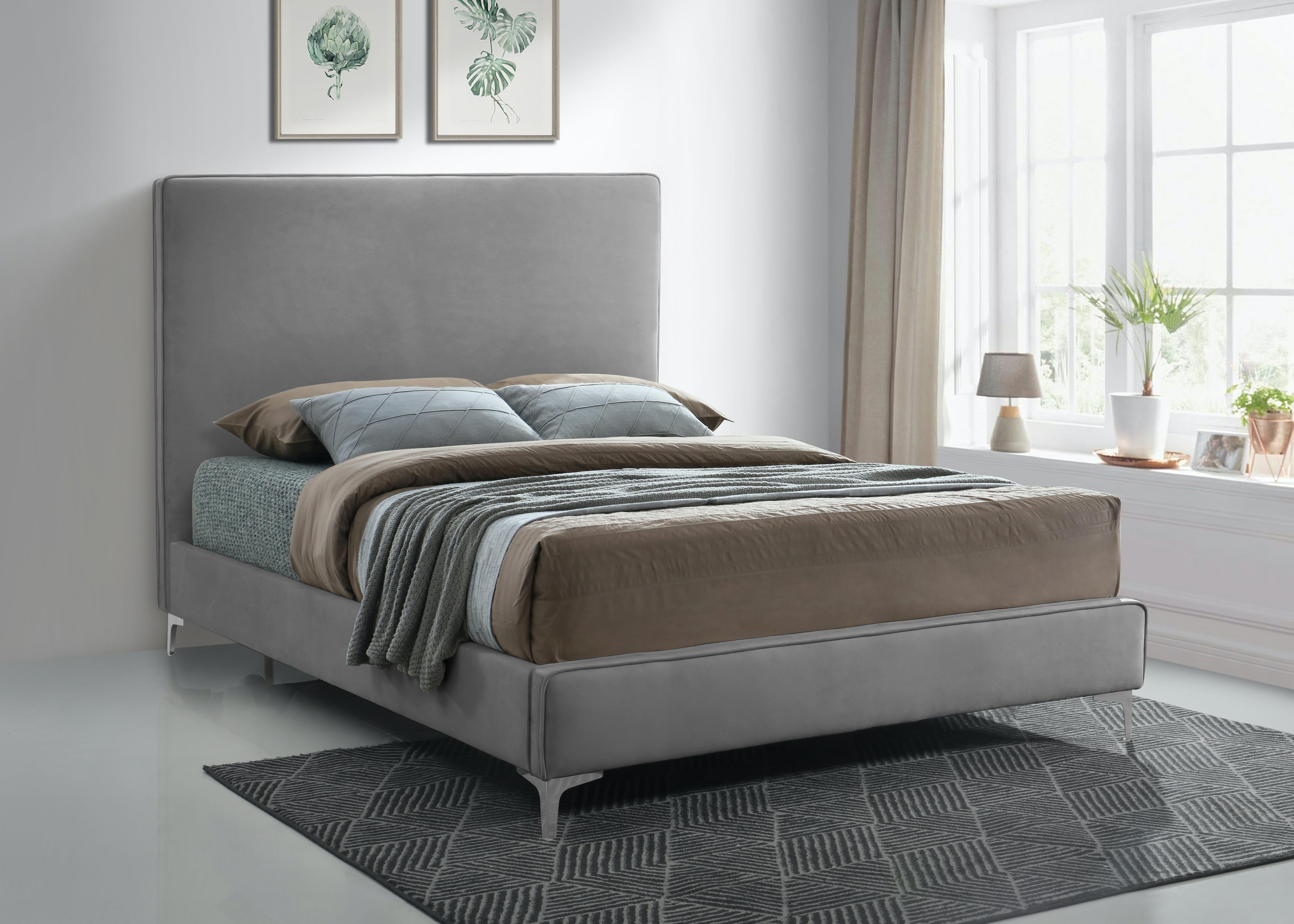 Geri Grey Velvet Queen Bed - Luxe Home Furnishings (Jersey City, NJ)