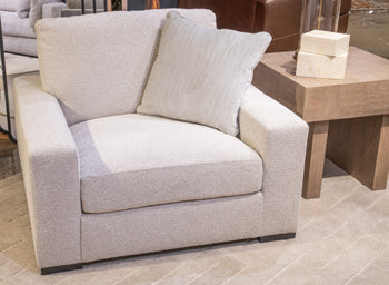 Conlee-Pike Oversized Chair - Luxe Home Furnishings (Jersey City, NJ)