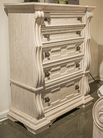 Bruchandi Chest of Drawers - Luxe Home Furnishings (Jersey City, NJ)